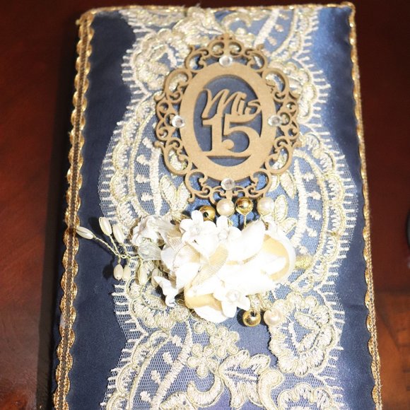 QUINCEANERA DRESS (PLUS DOLL, BOUQUET,  PHOTO ALBUM, HAIR PIN) - Picture 7 of 13